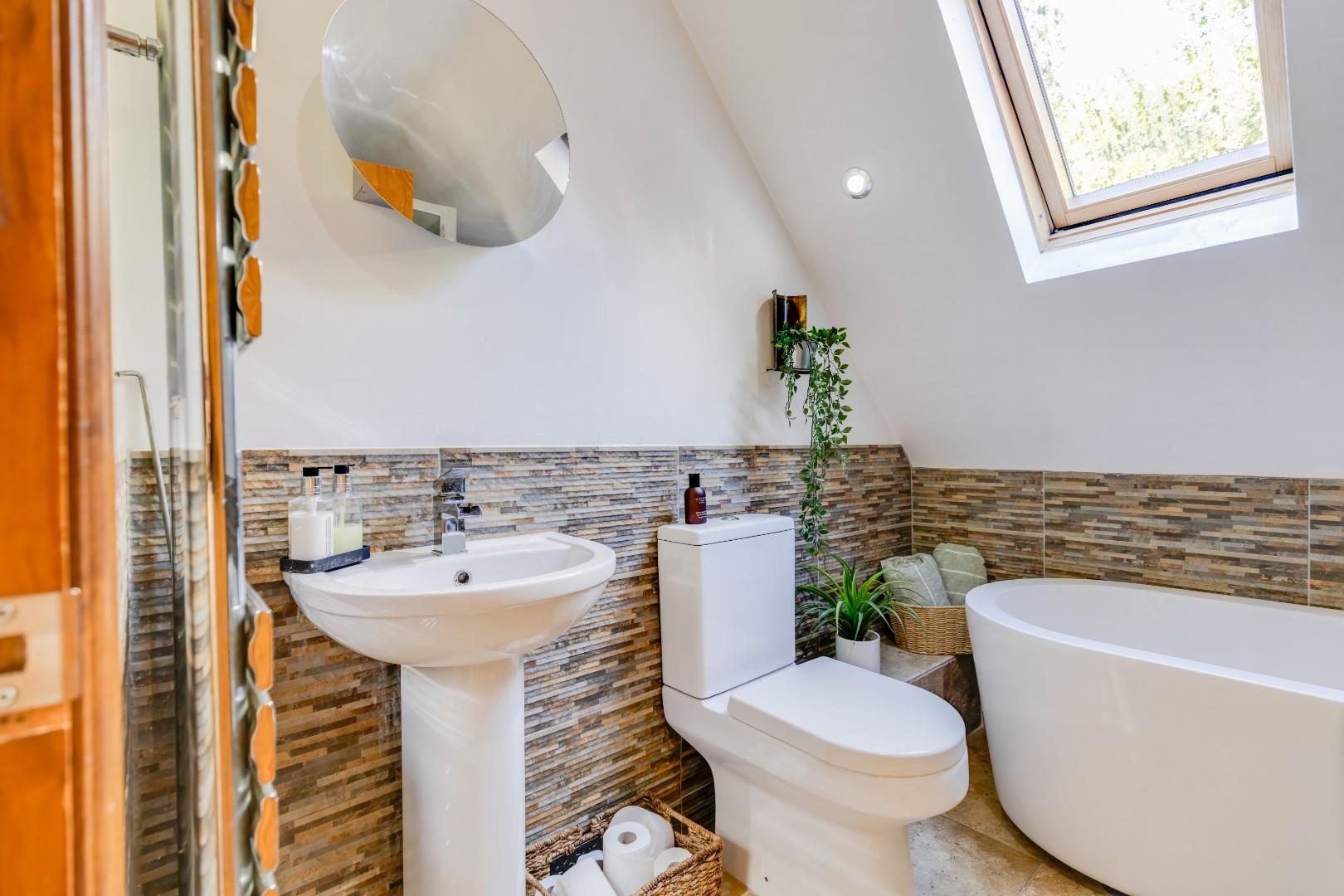 11 Oakmead Road, Llanharan, Pontyclun, Rhondda Cynon Taff, CF72 9FB